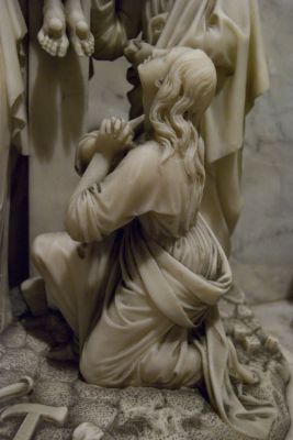 La Crocifissione, particolare 
scultura in alabastro, di Costantino Brumidi (1831 ca.)
