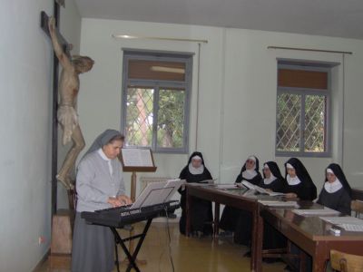 Roma, Via della Fanella, prova di canto
